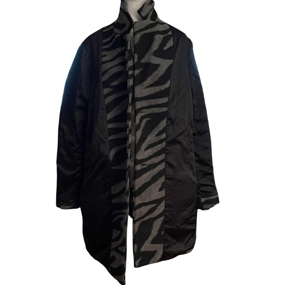 NWT TORRID 0 Jacquard Blazer Style Coat L/12 Black Gray Tiger Zebra Animal Print - Picture 13 of 16